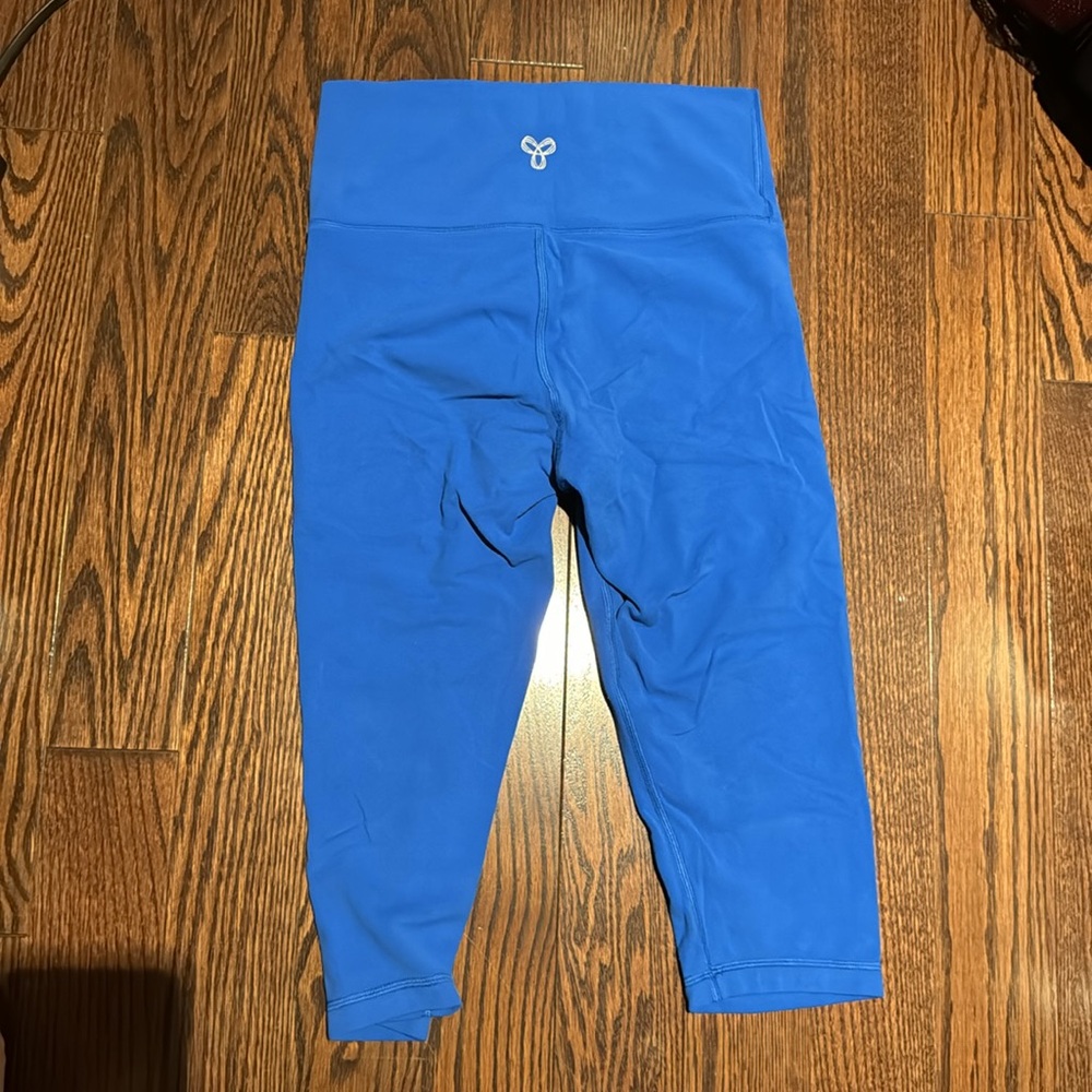 Aritzia TNA Cropped Butter Leggings - Picture 2 of 2